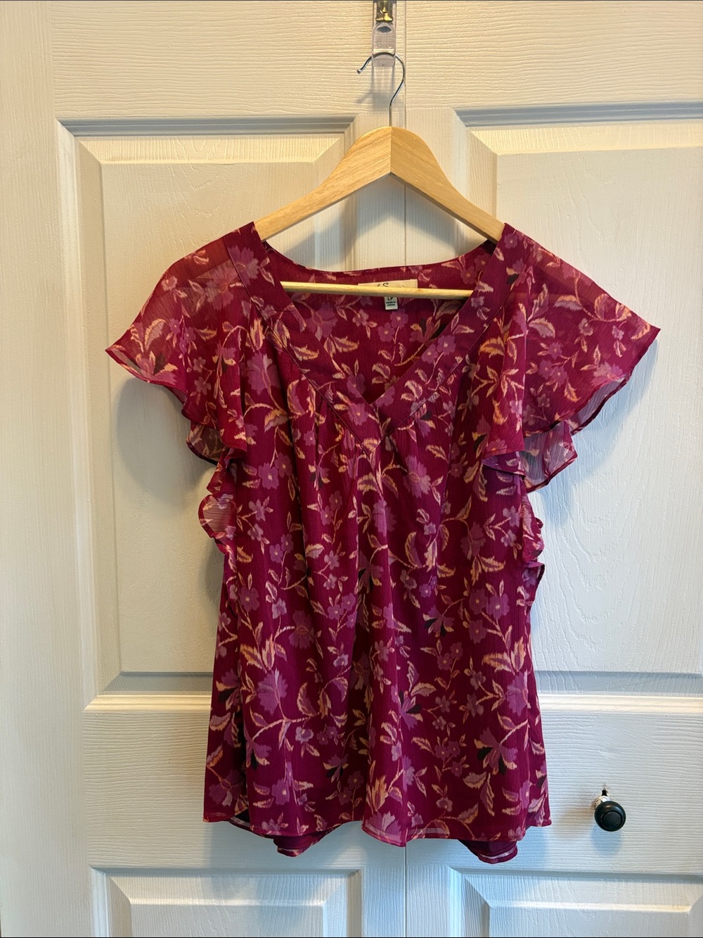 Floral Ruffle-Sleeve Blouse in Magenta